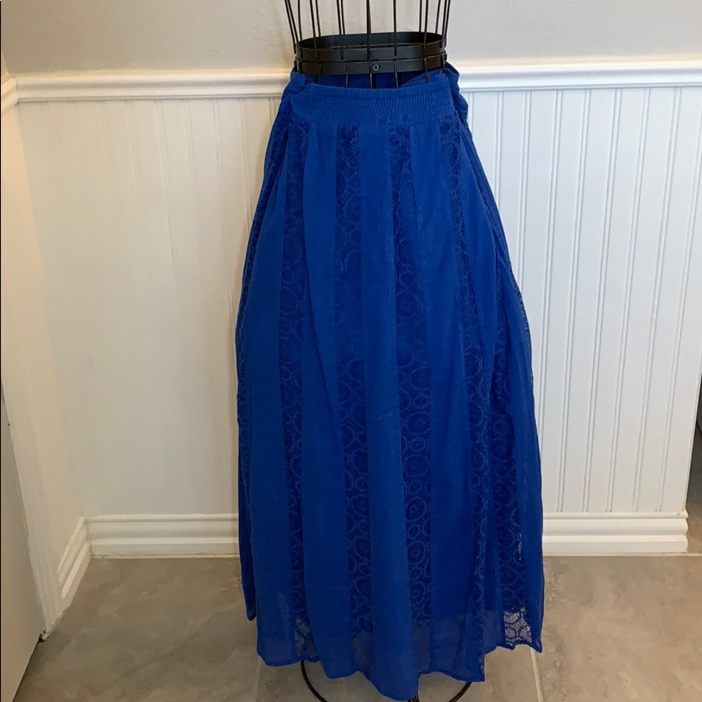 ♥️ St.John’s Bay FloorLength BlueLace Skirt WomenM